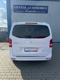 Mercedes V 220 - 9