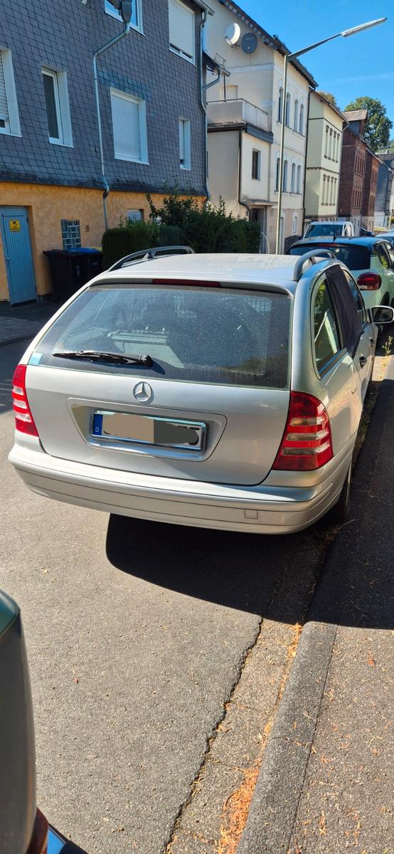Mercedes-Benz C180 2004 — engine 1.796 cm³, 143 HP (105kW)