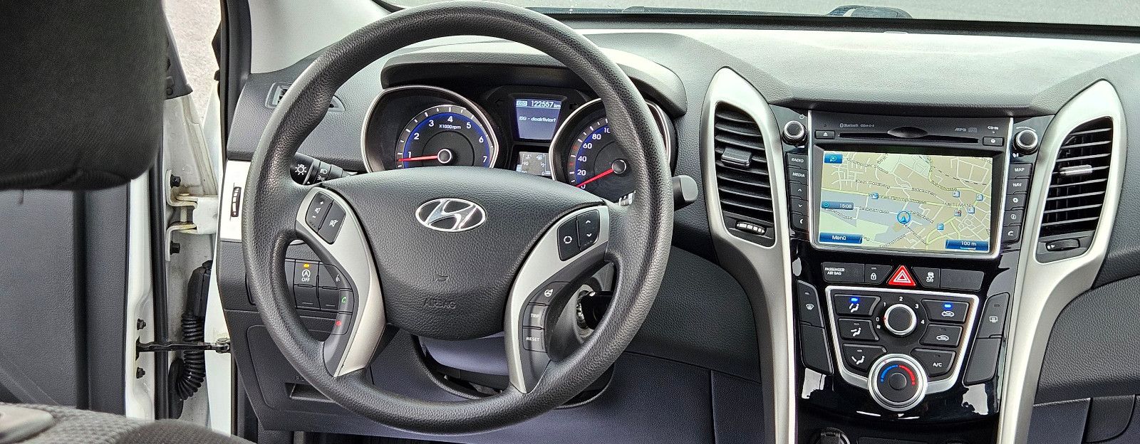 HYUNDAI i30 blue Euro 6 Alufelgen 8-fach bereift