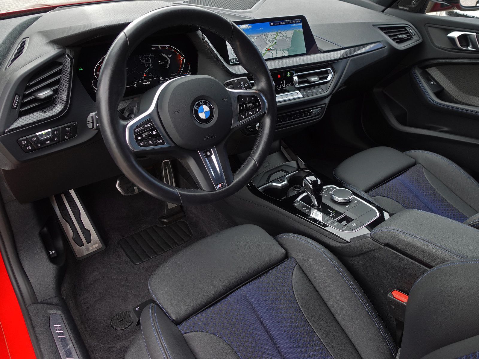 Fahrzeugabbildung BMW 118i Aut. M Sport M Shadow HUD harman/kardon 19"