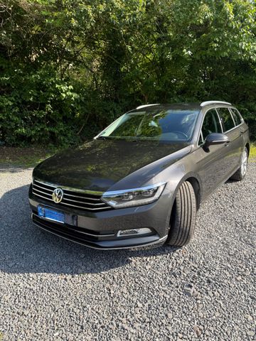VW Passat Variant 2.0 TDI SCR Highline Variant AHK 