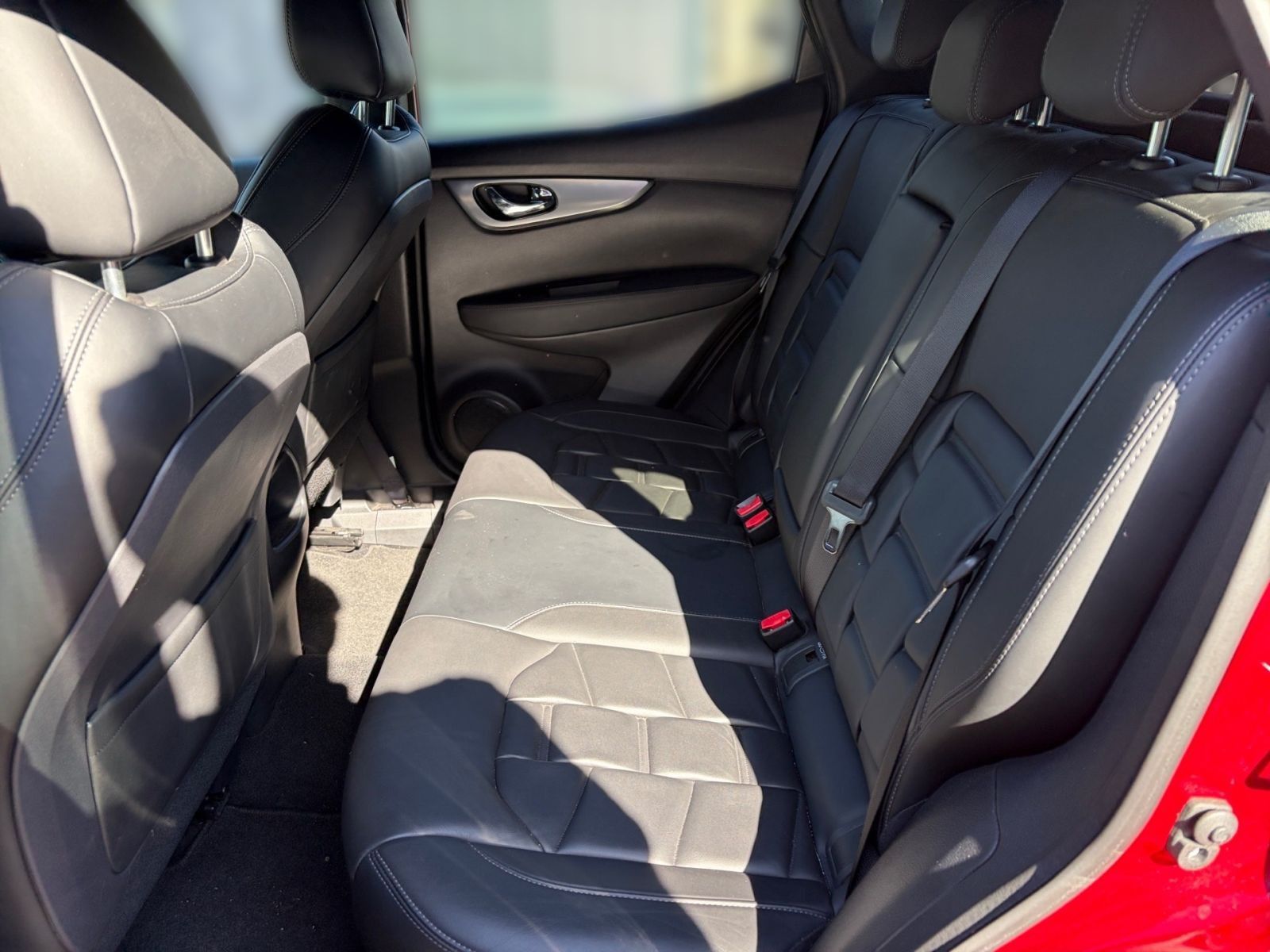Fahrzeugabbildung Nissan Qashqai 1.3 DIG-T 103 kW Tekna + 4x2*Navi*360°Ka