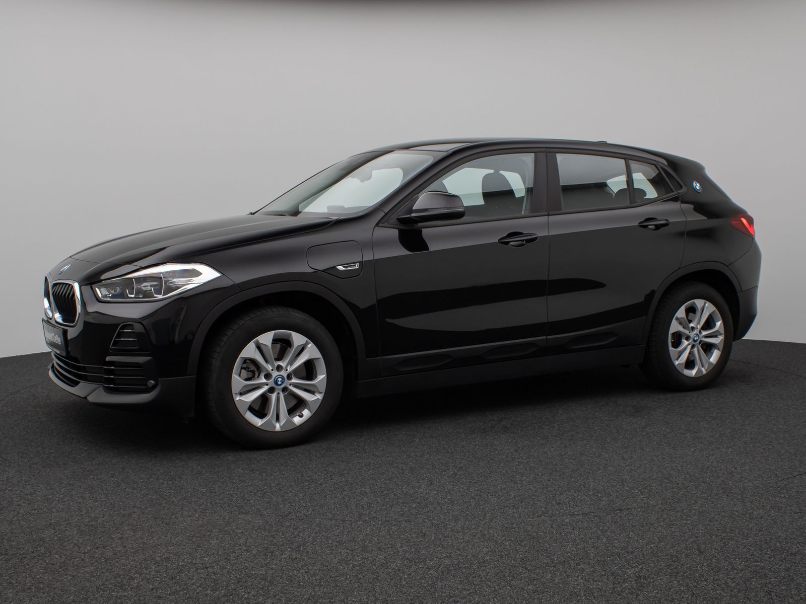 Fahrzeugabbildung BMW X2 xD25e HUD DAB H/K Navi+ Parkassist Alarm LED