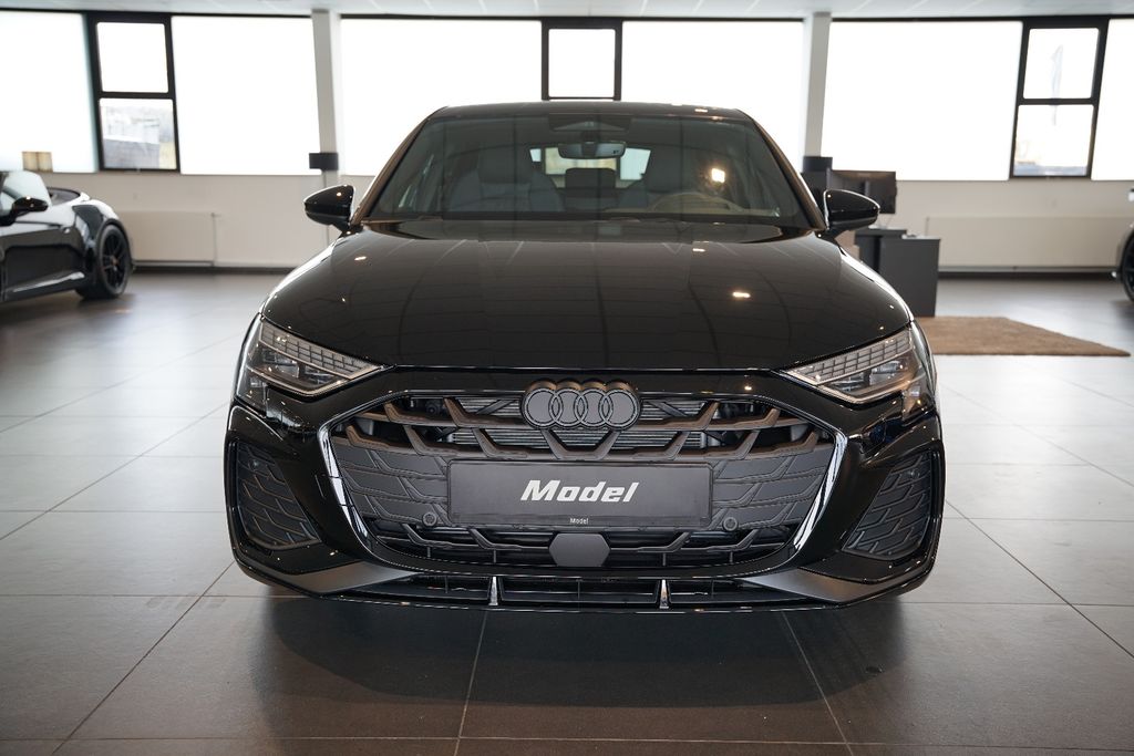 AUDI A3 Sportback 35 TFSI | 2x S line | Pano | Carbon AUDI A3 Sportback 35 TFSI | 2x S line | Pano | Carbon