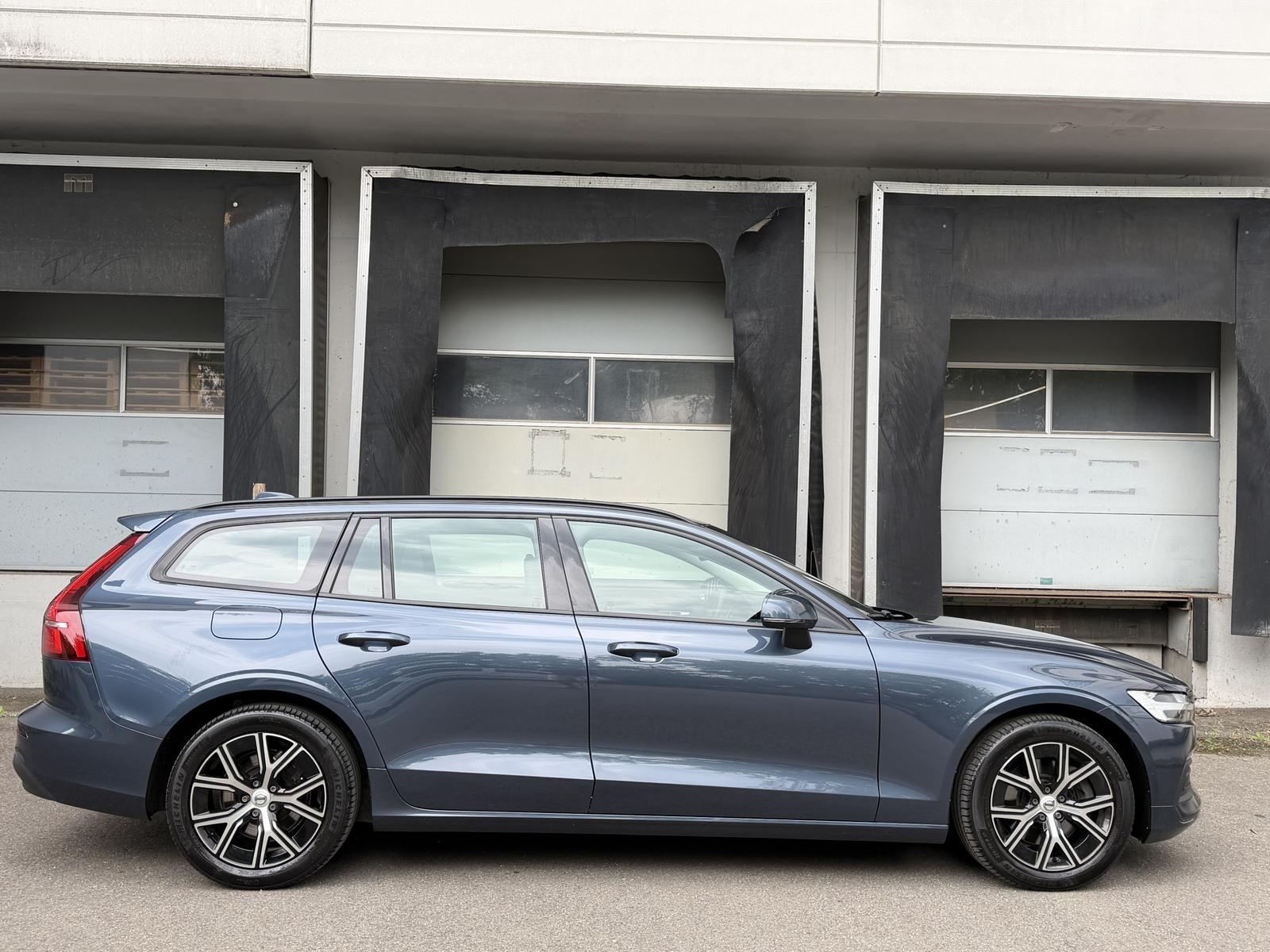 Volvo V60 Essential LED Virtual-Cockpit Rü-Kamera 