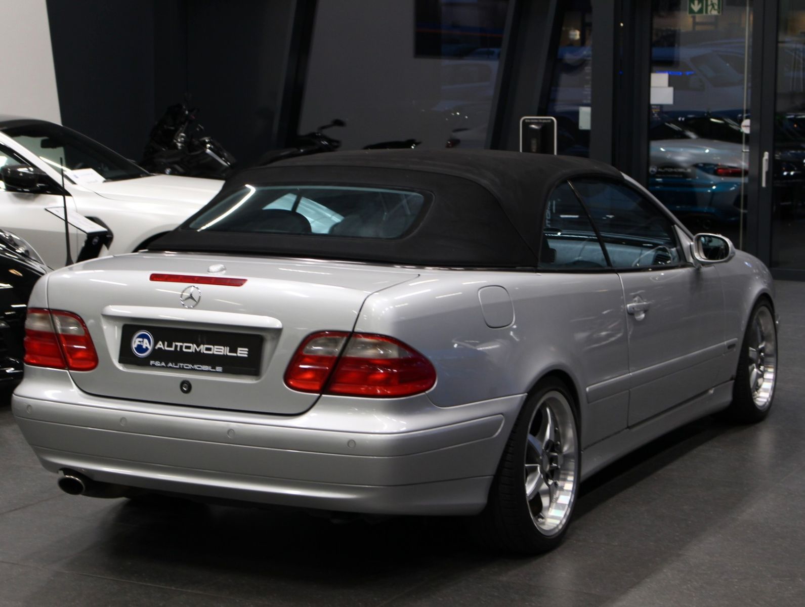 Fahrzeugabbildung Mercedes-Benz CLK 200 KOMPR. Evolution AVANTGARDE Cabrio
