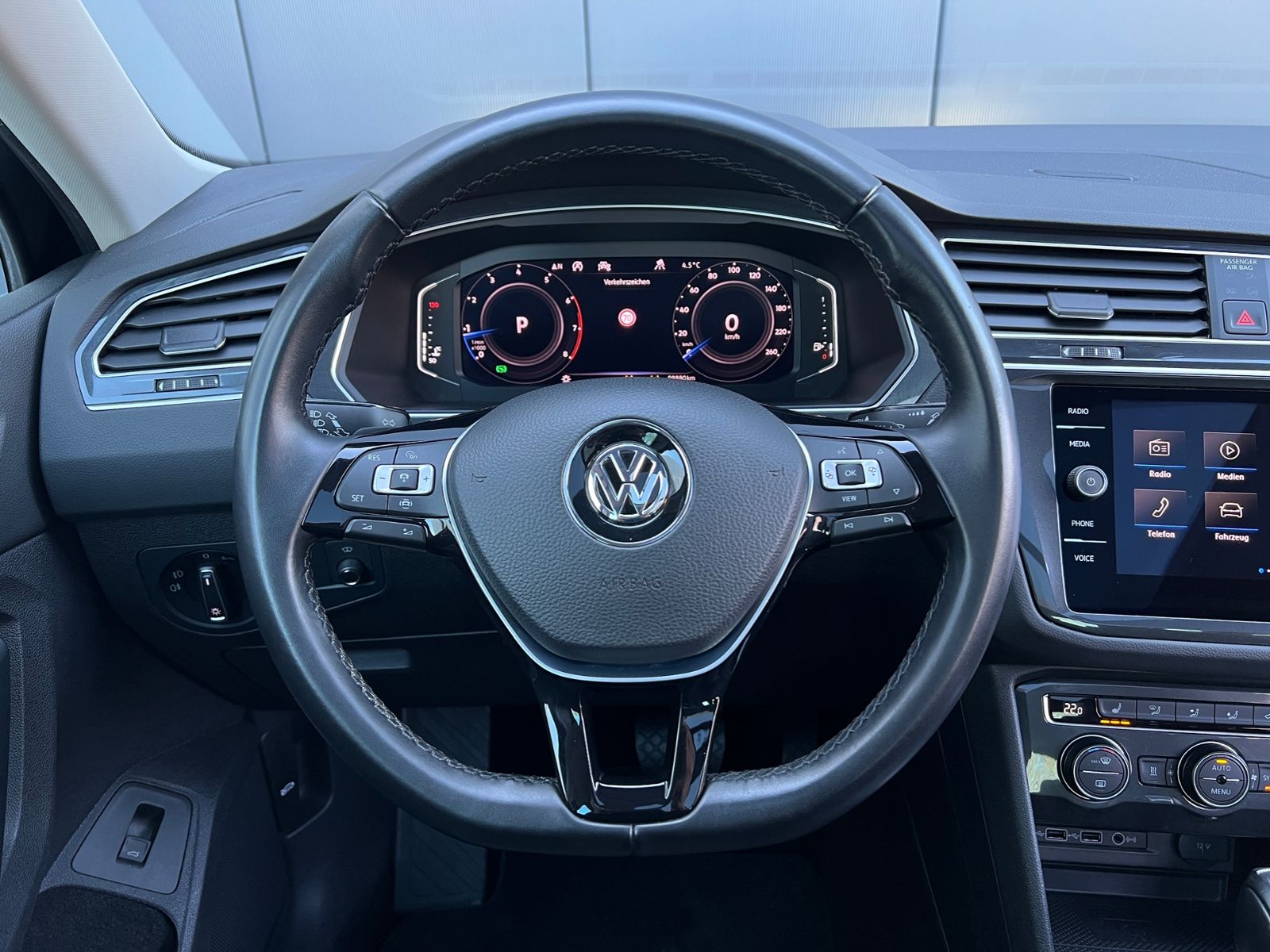 Fahrzeugabbildung Volkswagen Tiguan Highline 2.0 TSI DSG 4Motion *AHK, LED, A