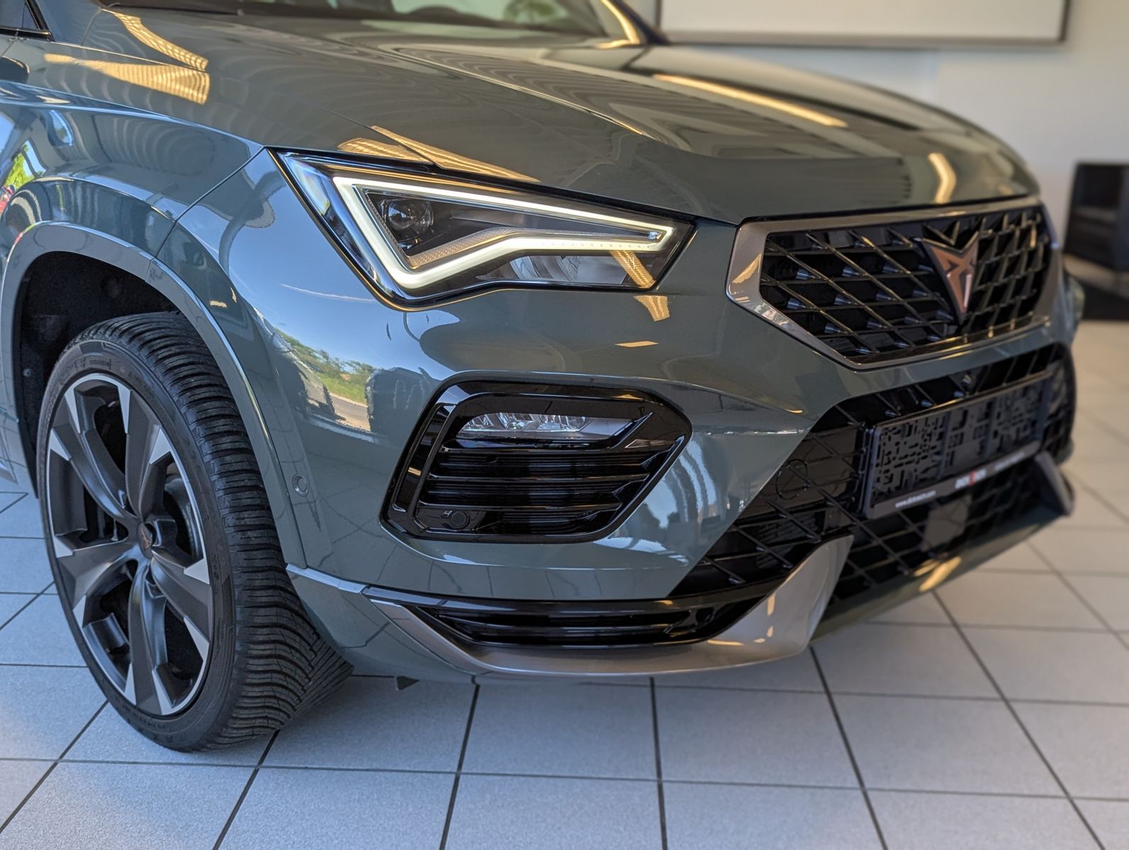 Fahrzeugabbildung CUPRA Ateca 1.5 TSI DSG Pano Memory ACC AHK-Vorb. 19"