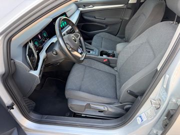Volkswagen Golf - 8