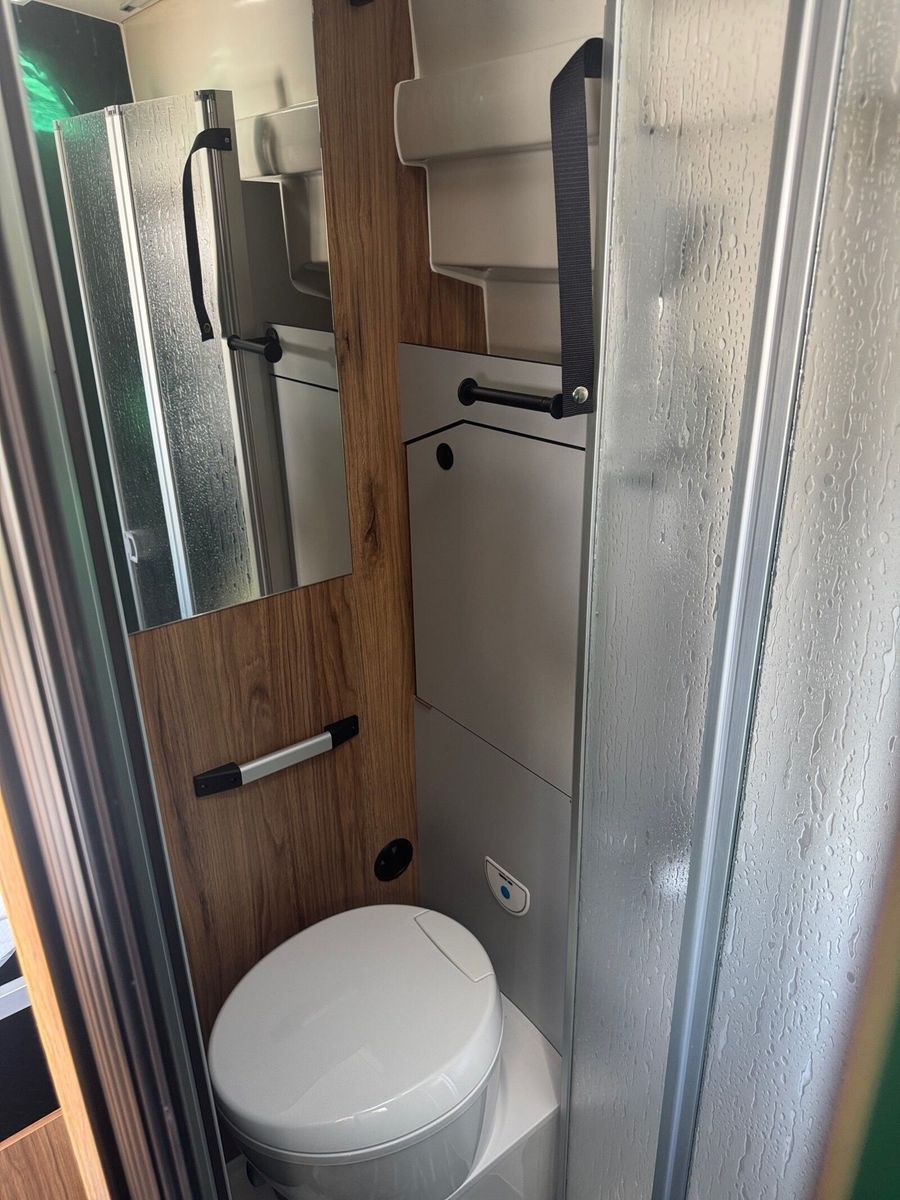 Fahrzeugabbildung Karmann Dexter 4x4 DE 560 AW Klima, Heizung 4KW, RFK