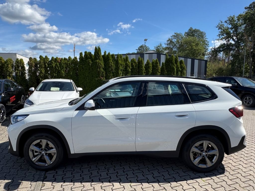 BMW X1 sDrive20i HUD AHK Komf-Zug. Alarm adLED FLA D foto 3