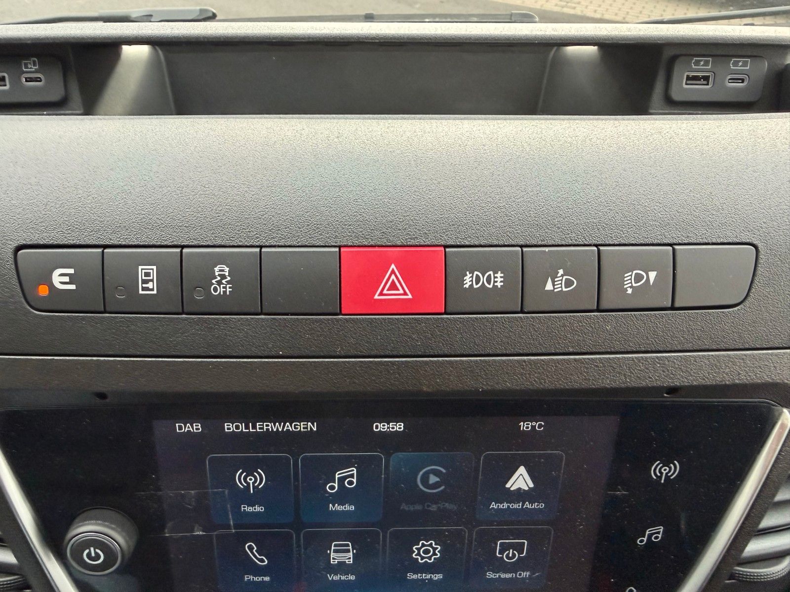 Fahrzeugabbildung Iveco Daily 35S16 A8 *R.3450mm*Automatik*AHK*7-Sitze*