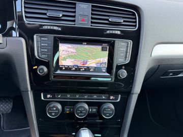 Volkswagen Golf - 10