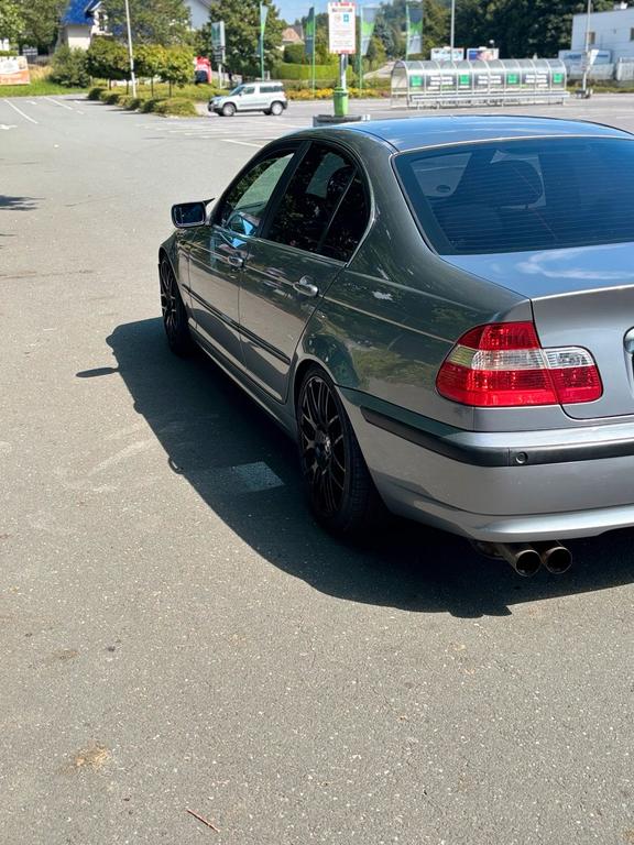 BMW 320