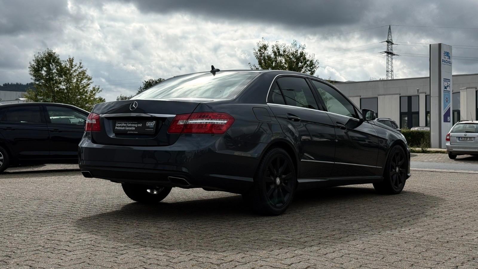 Mercedes-Benz E 220 Elegance *Automatik*AMG-Paket*Xenon*