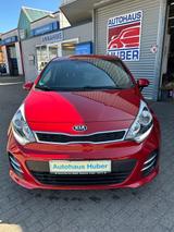 Kia Rio UEFA Euro 2016 - rote Kia Rio
