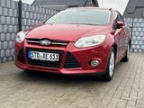 Ford Focus Lim. Titanium *Scheckheft gepflegt* - Ford Focus aus 2011: Limousine