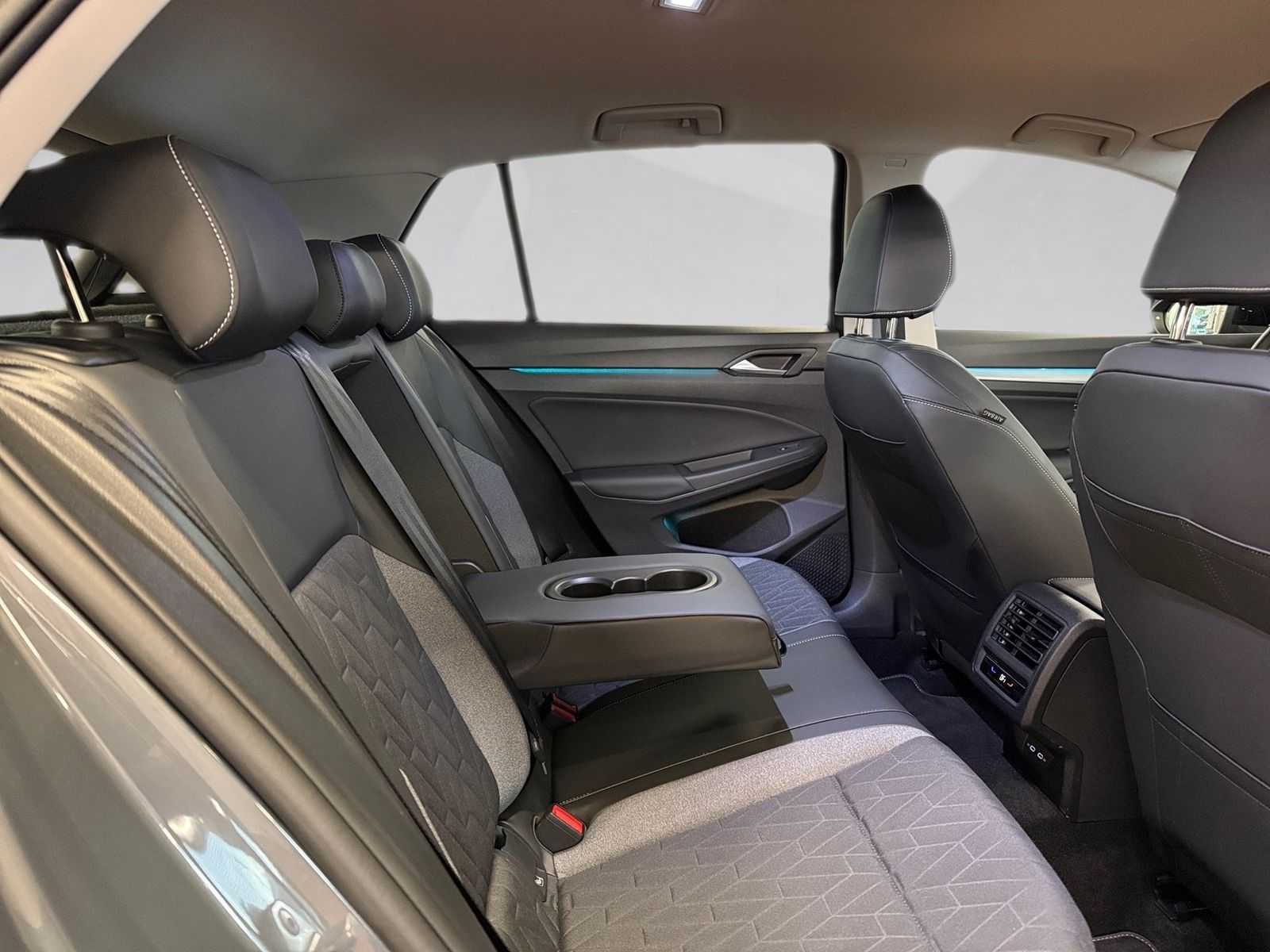 Volkswagen Golf - Bild 11