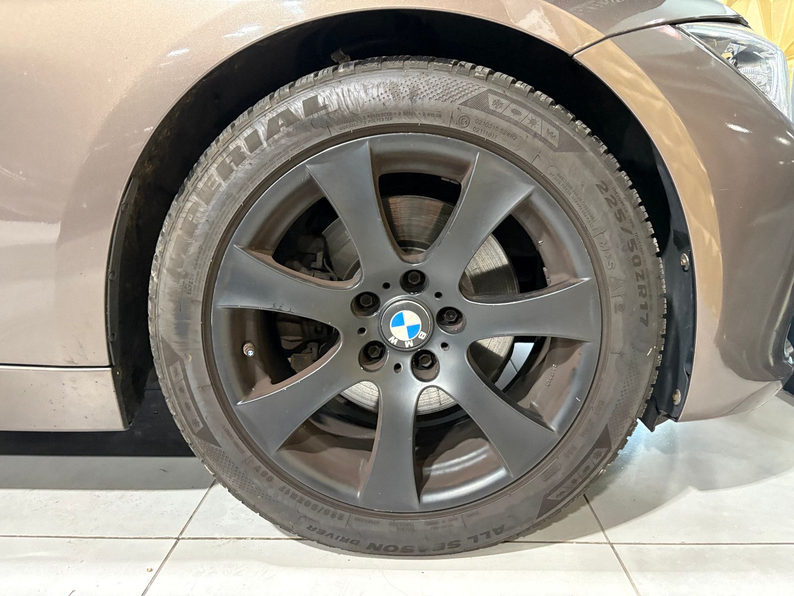 Fahrzeugabbildung BMW 325 Baureihe 3 Touring 325 d/NAVI/PDC/SHZ/KLIMA/