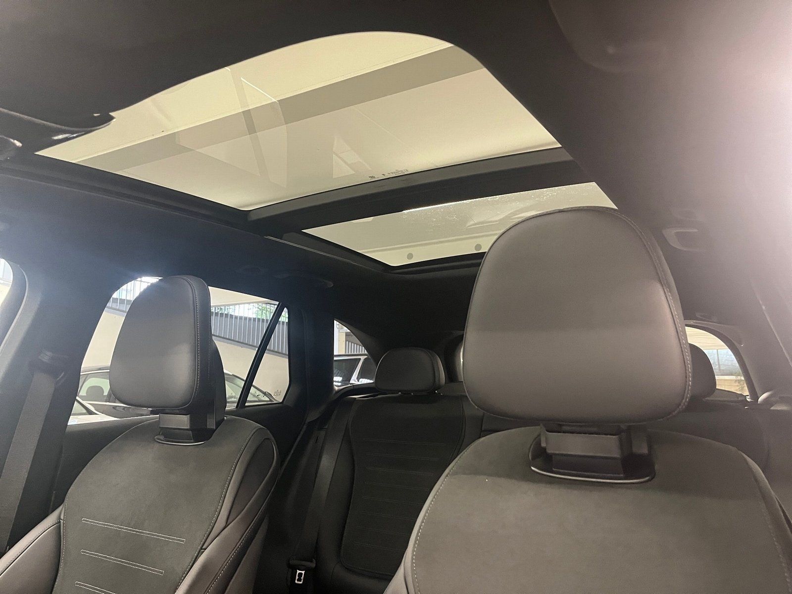 Fahrzeugabbildung Mercedes-Benz GLC 200 4M AMG*AHK*Distro*360°*Pano*Night*LED*