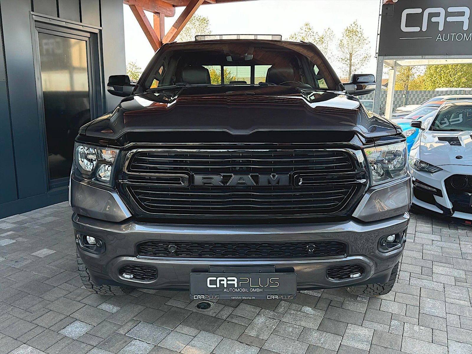 Fahrzeugabbildung Dodge RAM 5.7 V8 HEMI Night Editon Offroad 4x4 LONGBED