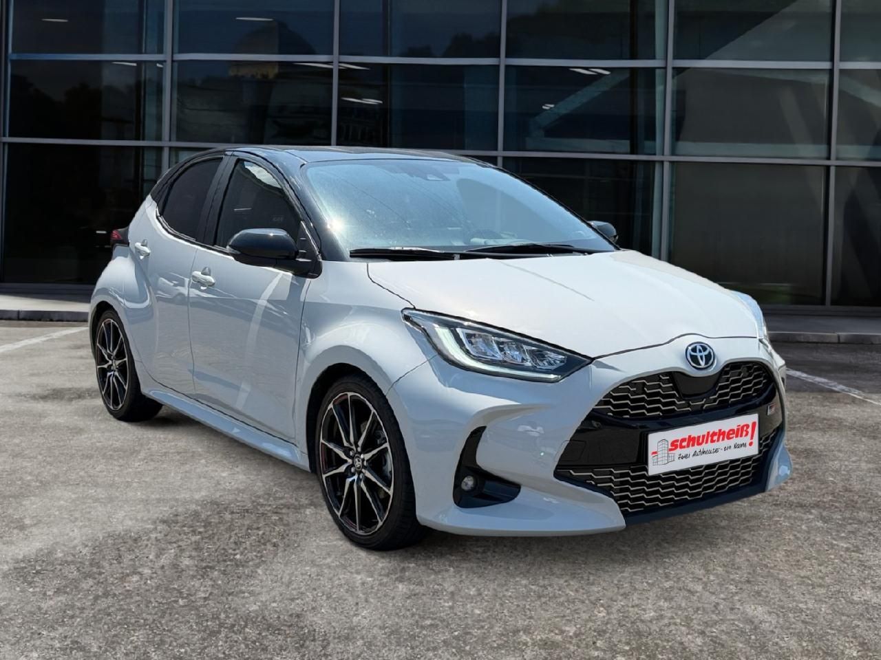 Fahrzeugabbildung Toyota Yaris Hybrid GR Sport