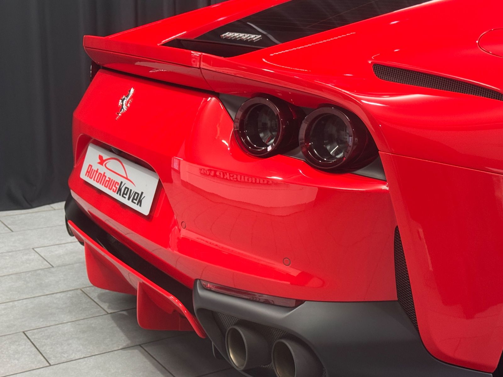 Fahrzeugabbildung Ferrari 812 Superfast|CARBON-SCHALENSITZE|360"KAMERA|ACC