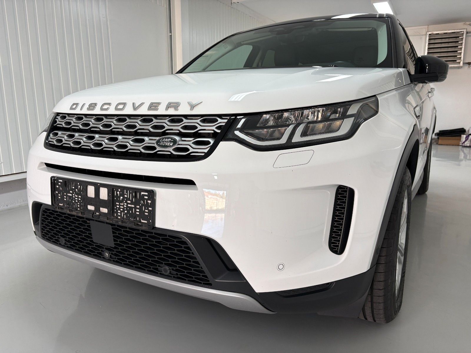 Land-Rover Discovery Sport - 1