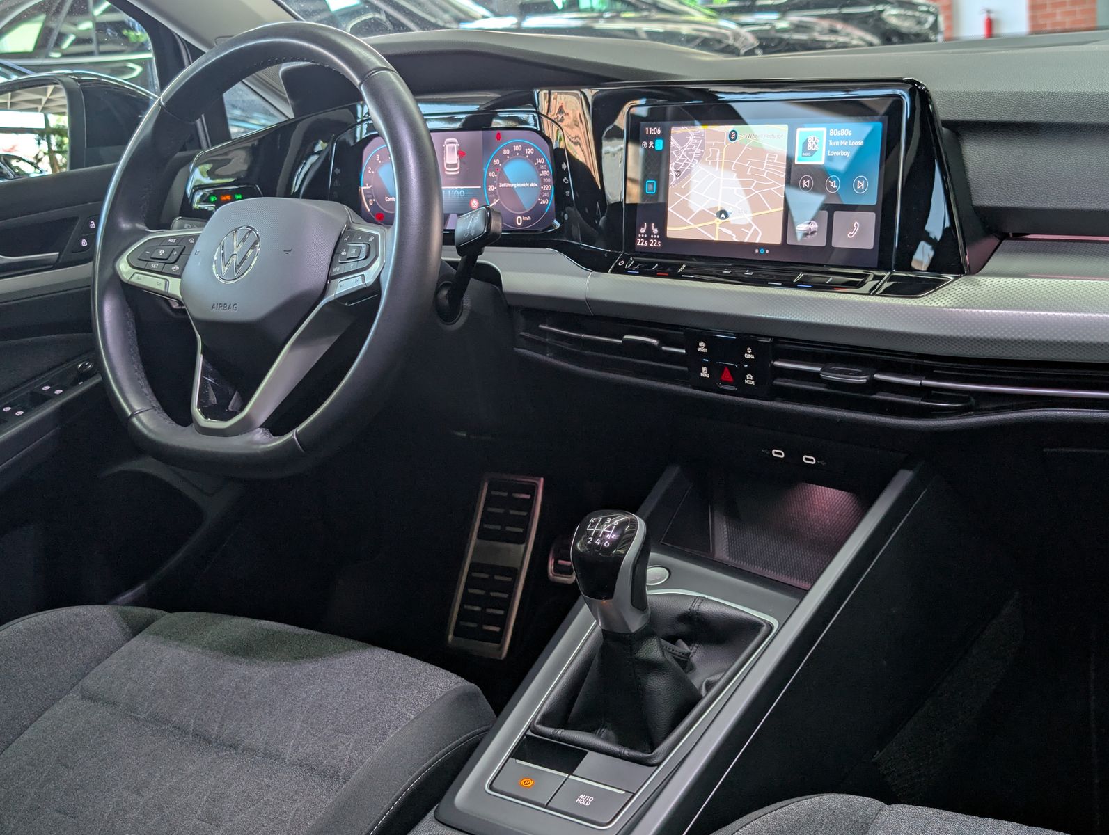 Fahrzeugabbildung Volkswagen Golf Move 1.5 TSI ACC LED SHZ VIRT AMBI APP BHL