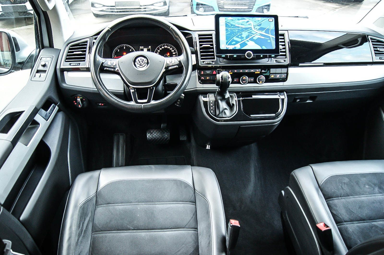 Fahrzeugabbildung Volkswagen T6 Multivan 20TDI DSG Highline 6-Sitze STHZ BETT