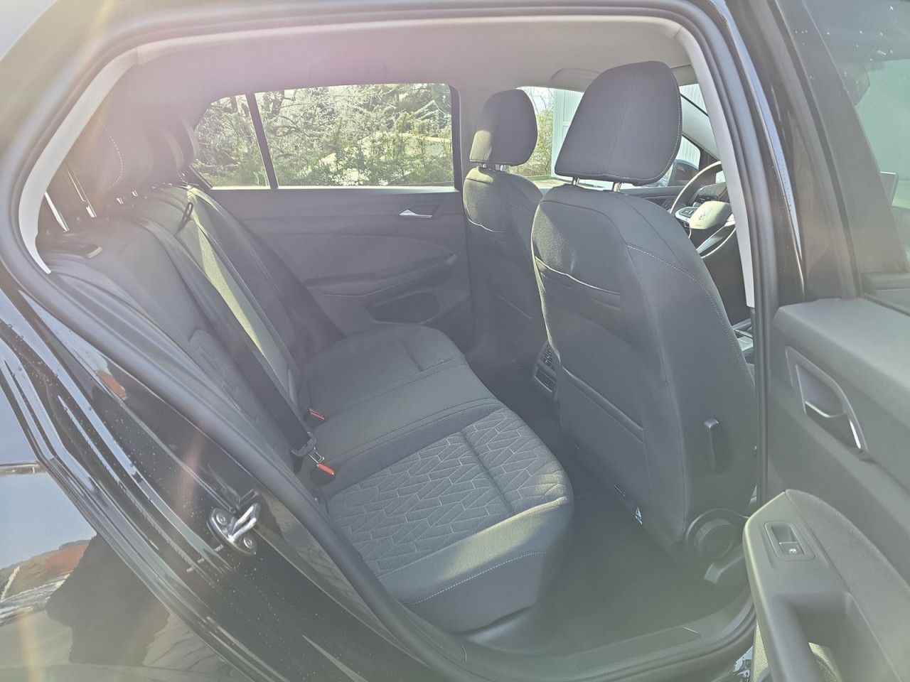 Fahrzeugabbildung Volkswagen Golf Life 1.5 l TSI OPF 85 kW (116 PS) 6-Gang