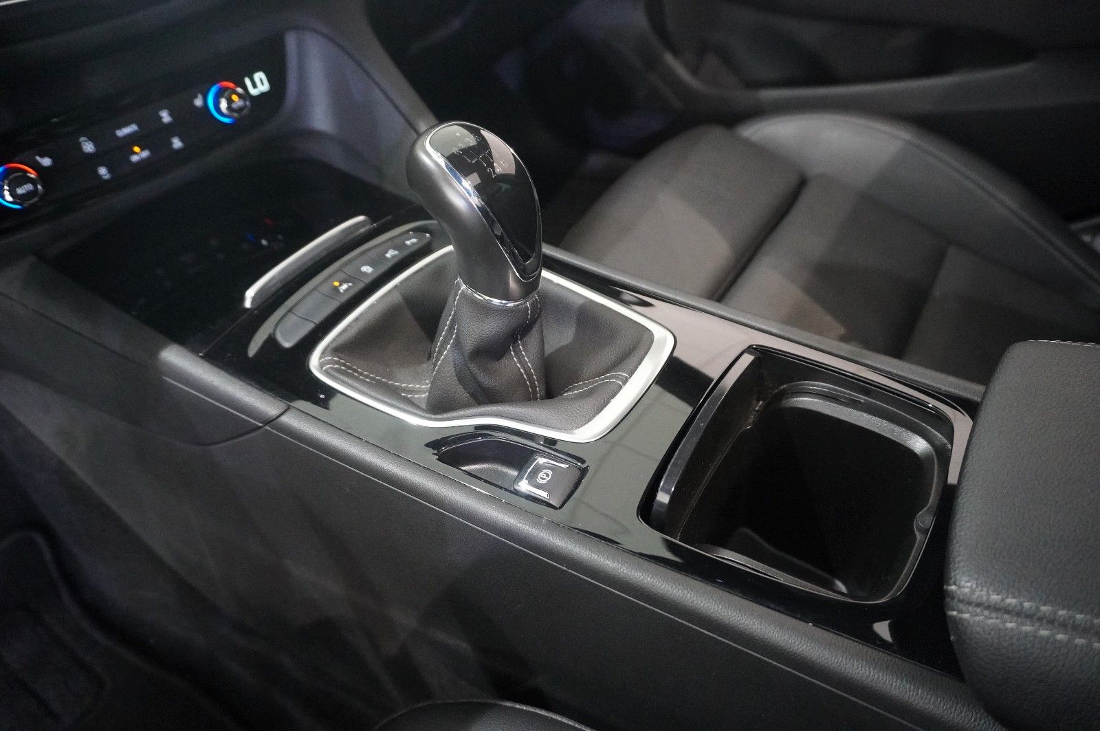 Fahrzeugabbildung Opel Insignia B ST 2.0D ELEGANCE NAVI/LED/KAMERA/PANO