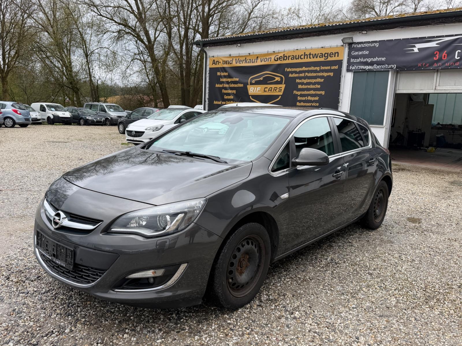 Opel Astra J Lim. 5-trg. Exklusiv Navi Leder SHZ PDC