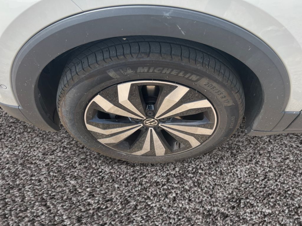 Fahrzeugabbildung Volkswagen T-Cross 1.0 TSI OPF DSG Style