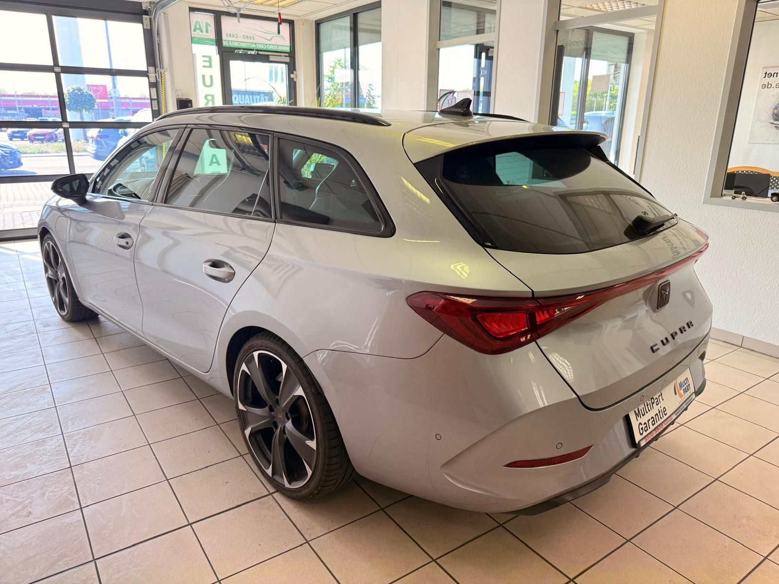 Fahrzeugabbildung CUPRA Leon Sportstourer VZ e-Hybrid/AHK/8.FACH BEREIFT