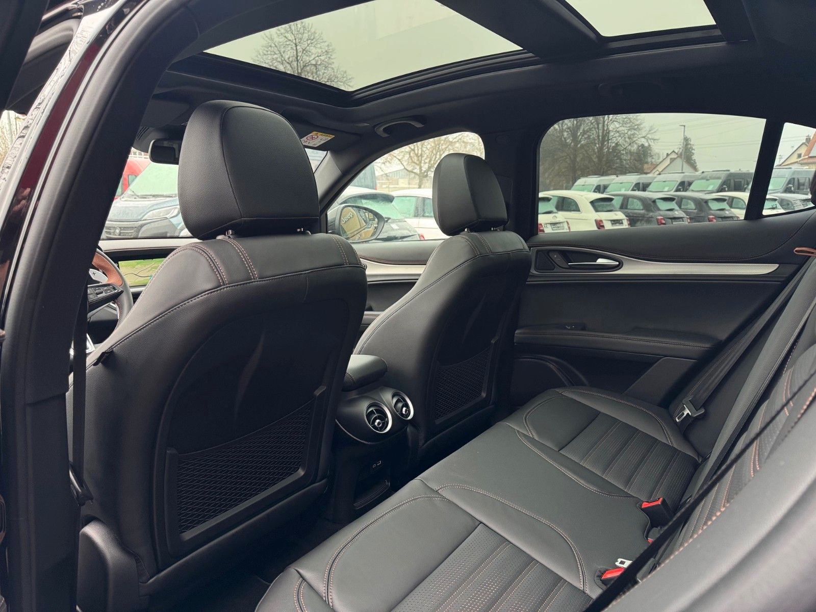 Fahrzeugabbildung Alfa Romeo Stelvio INTENSA 2.2 Diesel 210 PS Q4 NAVI PANORA