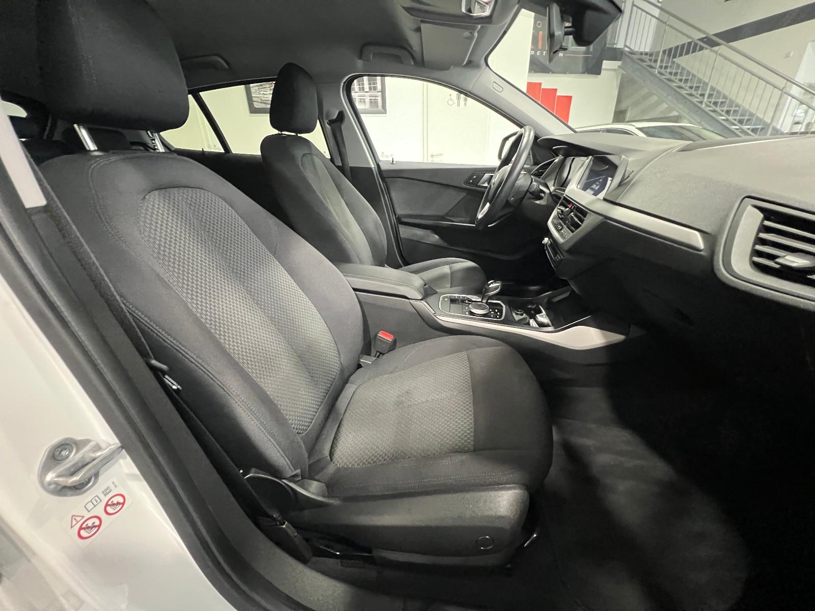 BMW 116 d Lim. Automatik **Navi*AHK*SHZ*PDC**, миниатюра 16