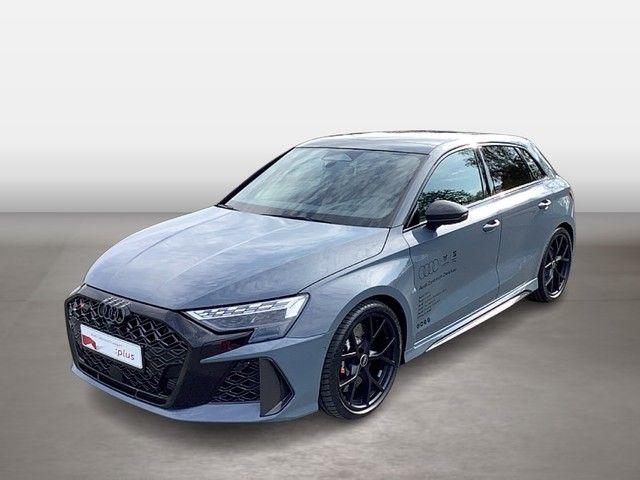 Audi RS3 — hlavná fotografia