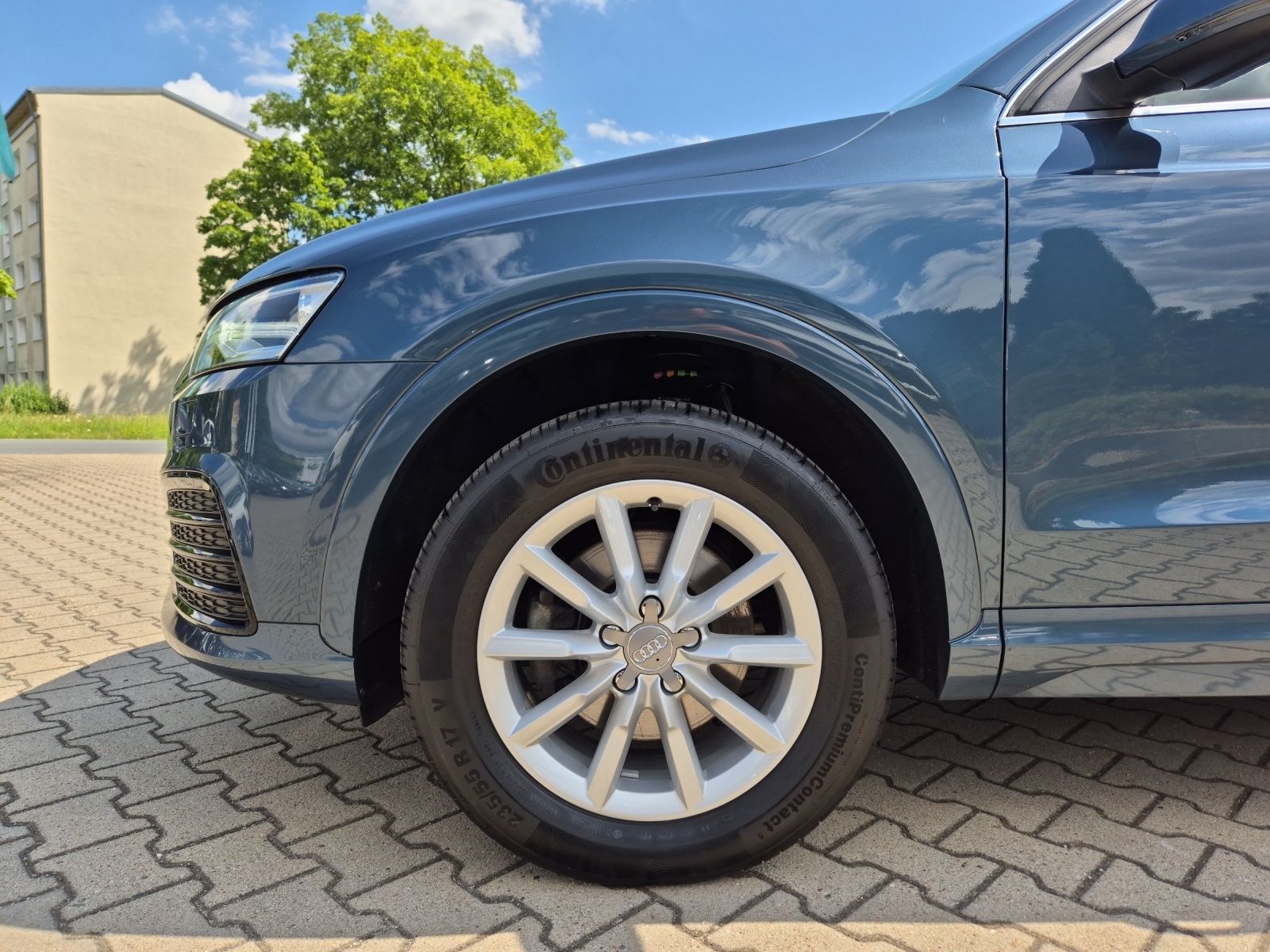 Fahrzeugabbildung Audi Q3 1.4 TFSI Sport AZV, Navi, Xenon