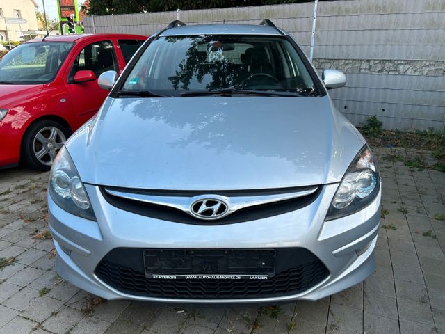 Hyundai i30 CW 1.6 CRDi 66 kW 6 GANG KILAAUTOMATIK