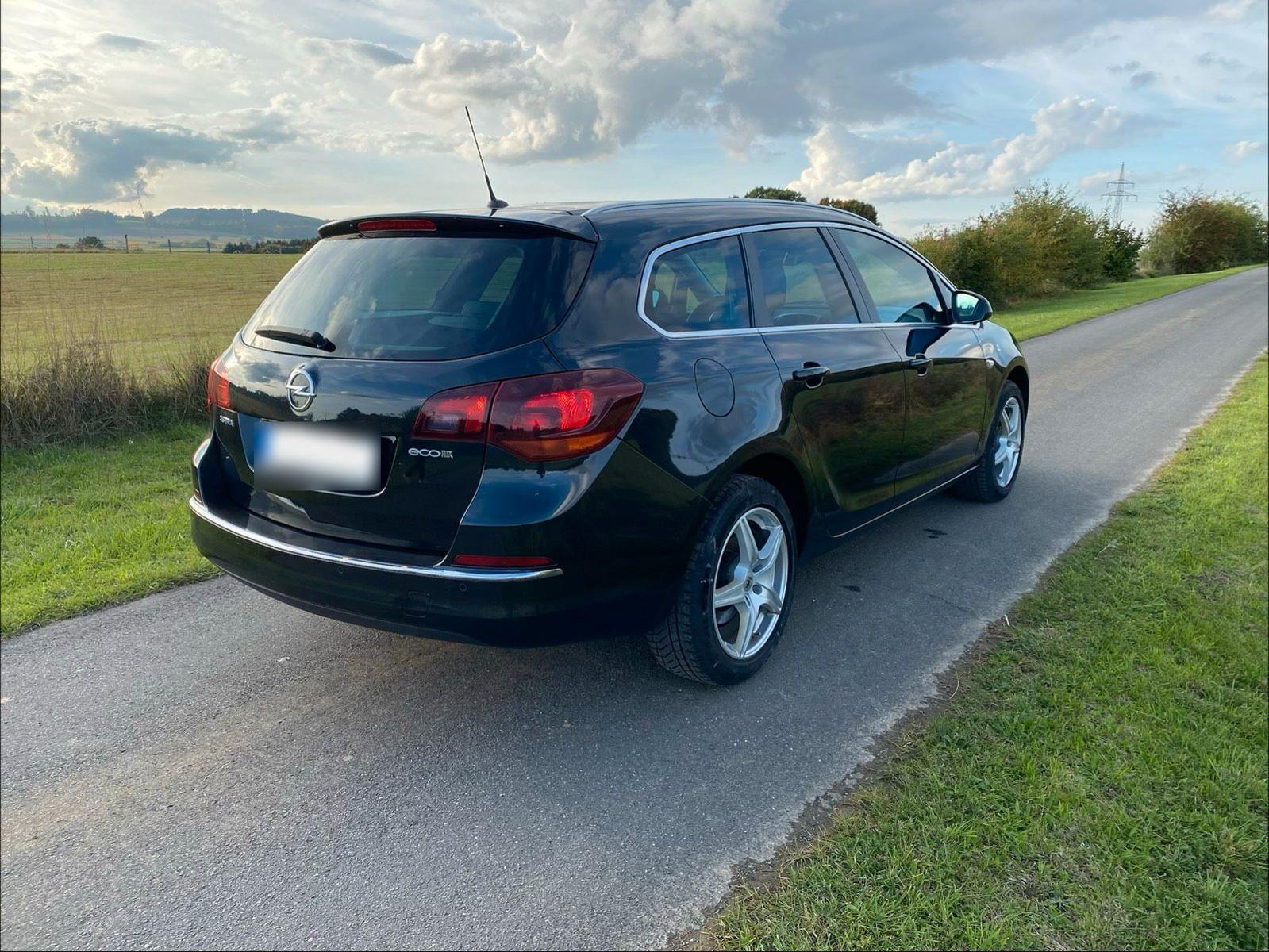 Opel Astra 2015 — photo 12