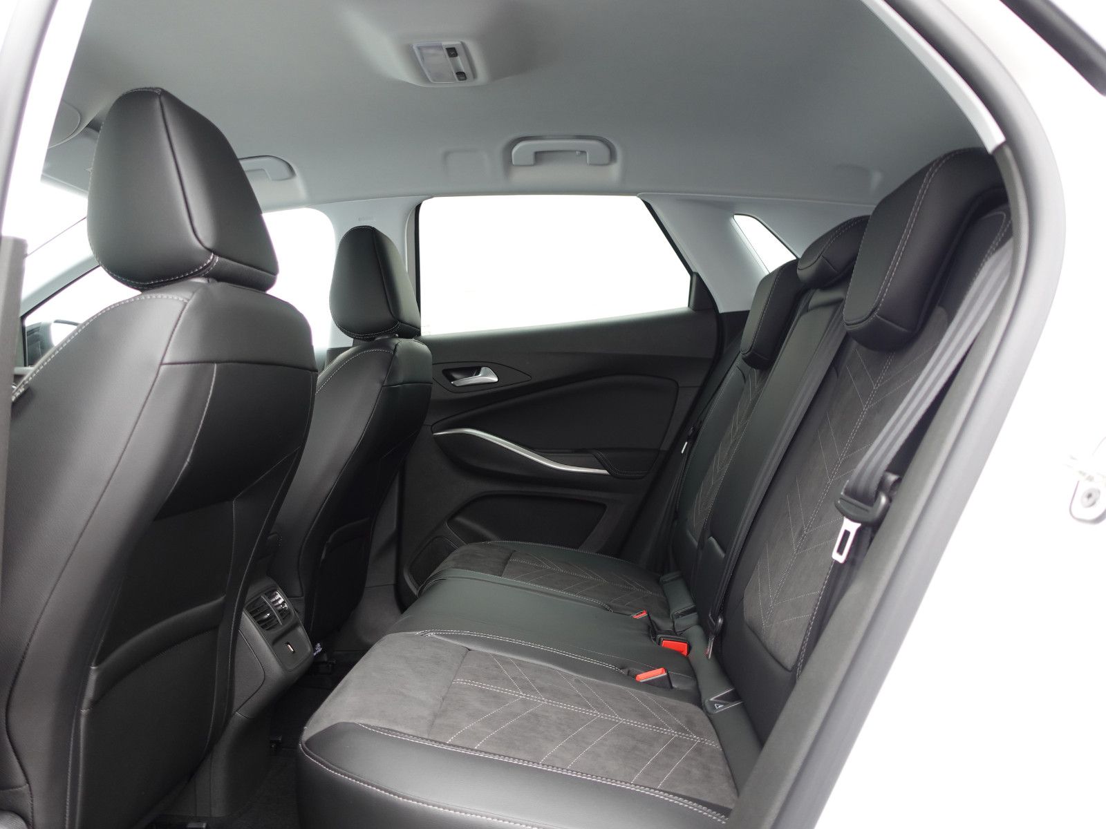 Fahrzeugabbildung Opel Grandland 1.2Turbo GS  Automatik  SHZ,PDC,Kamera