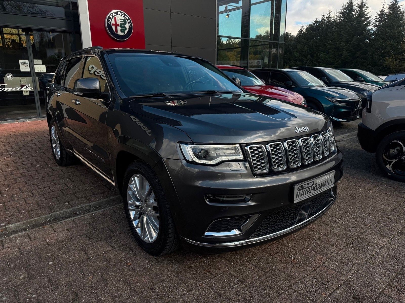 Fahrzeugabbildung Jeep Grand Cherokee 3.0 CRD Summit AHK Memory