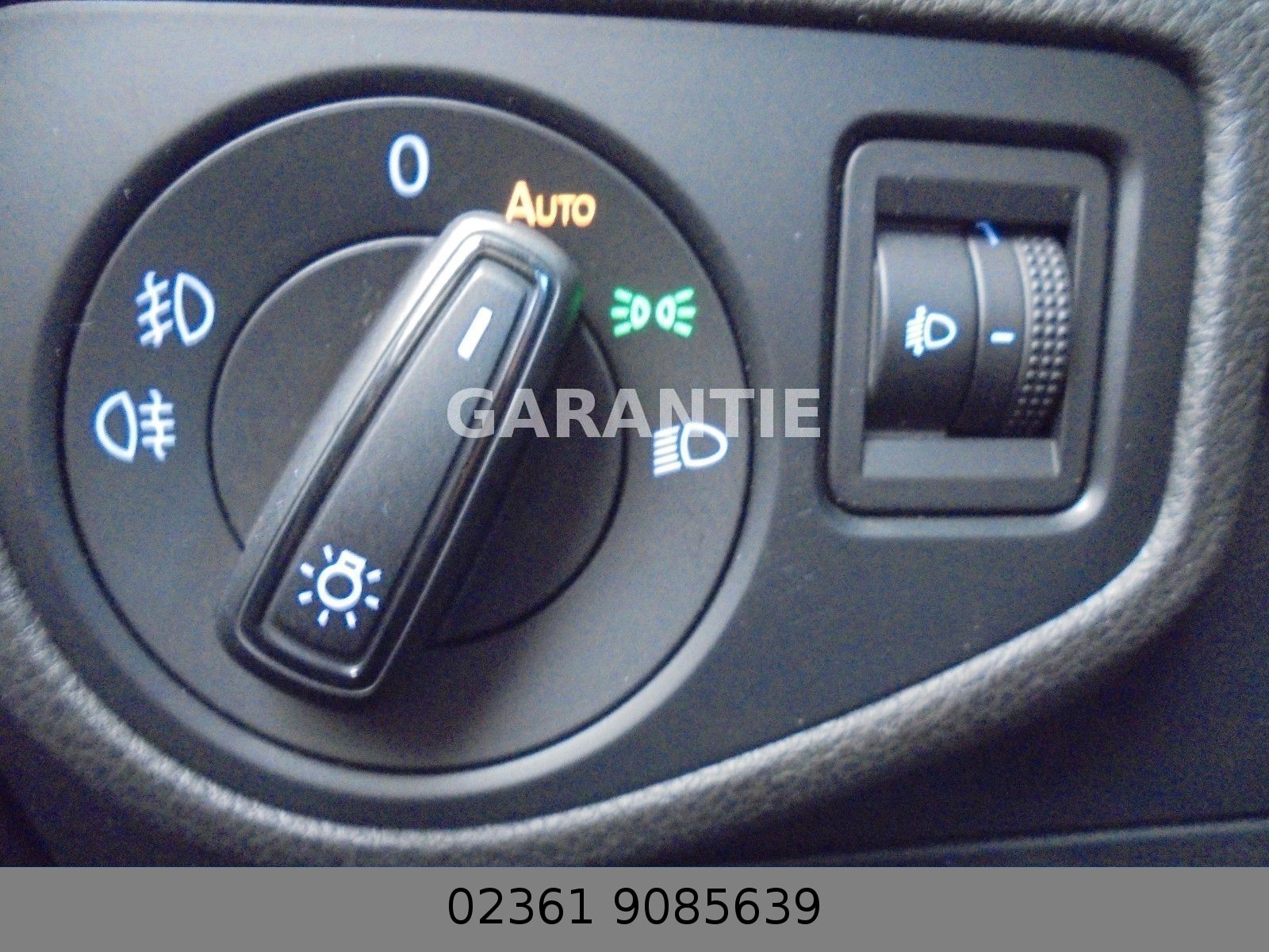 Fahrzeugabbildung Volkswagen Golf Sportsvan VII  BMT/Panorama/Start-Stopp