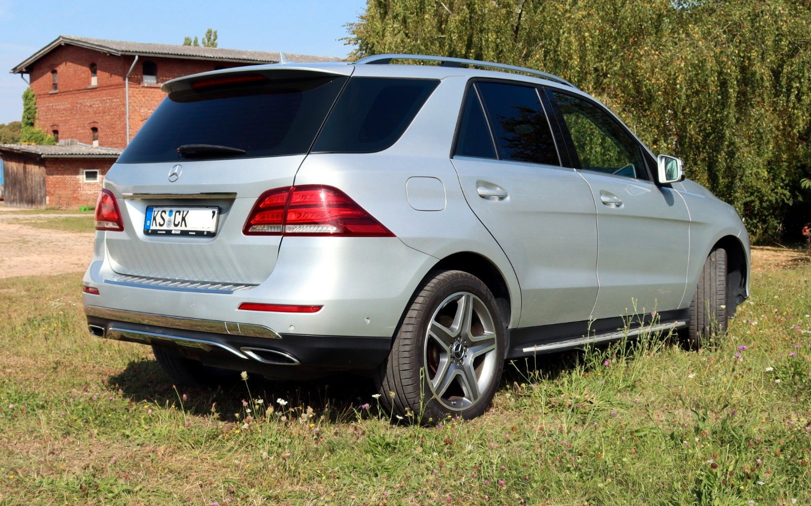 MERCEDES-BENZ GLE 350 neuer  AT Motor, Distr., LED, SSD, gepfl
