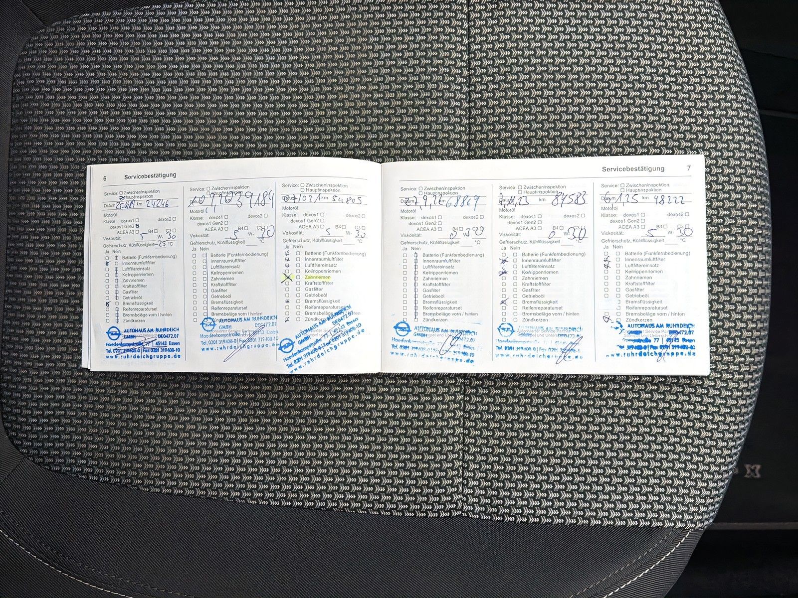 Fahrzeugabbildung Opel Grandland Edition SITZHEIZ. PDC 2 ZONEN KLIMAAUT