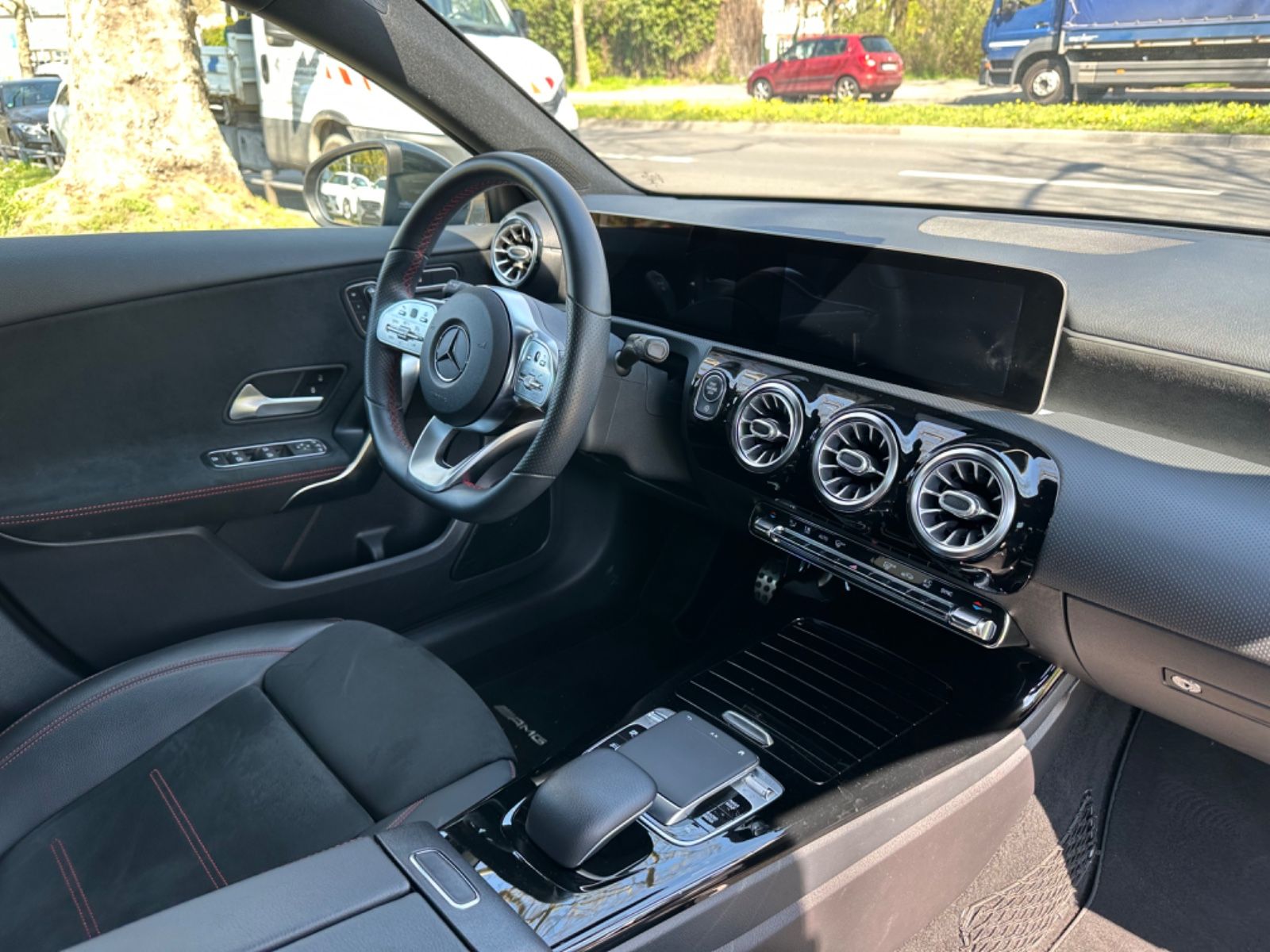 Fahrzeugabbildung Mercedes-Benz A 200 AMG*Keyless*360°Kamera*SHZ*MBUX*LED*