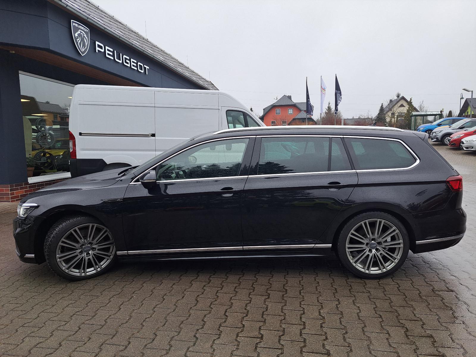 Volkswagen Passat Variant ELEGANCE  R- Line 4Motion
