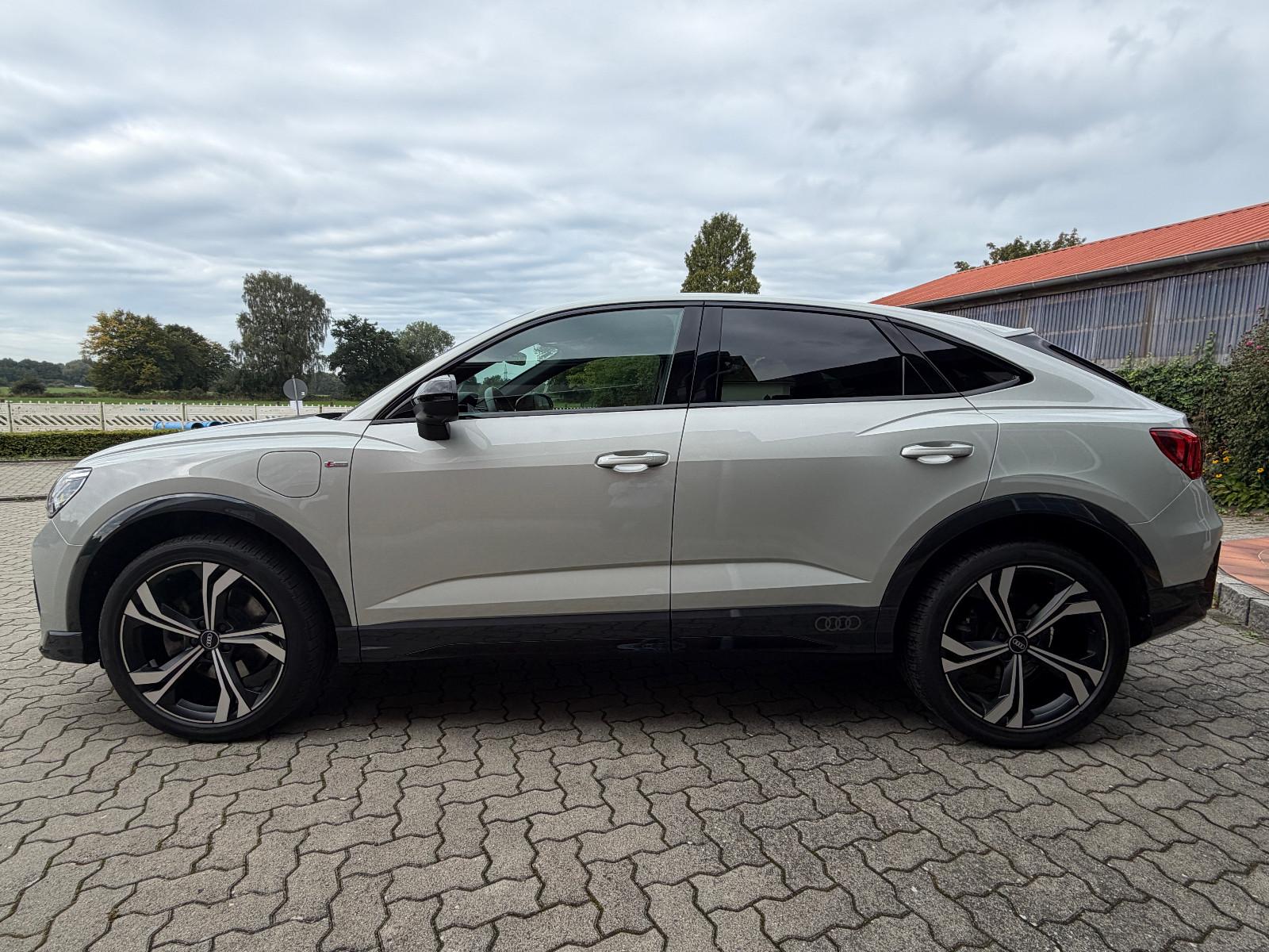 Audi Q3 45 TFSI e SPORTBACK EDITION ONE,74050,-