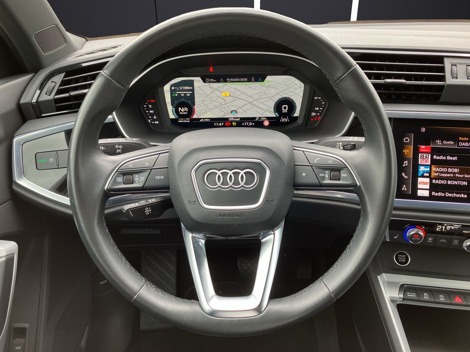 Fahrzeugabbildung Audi Q3 35 TDI quattro S-line S-tronic Navi AVC GRA R